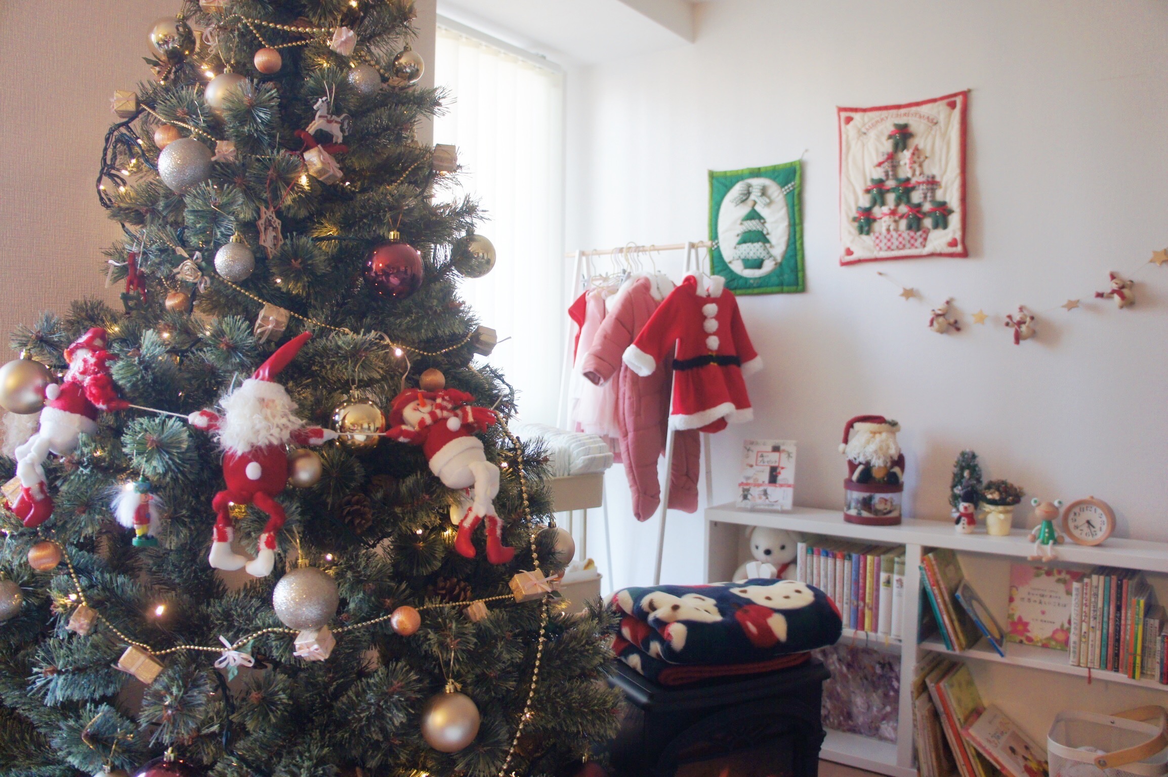 年のクリスマスツリーとクリスマスパーティー Koma S Home